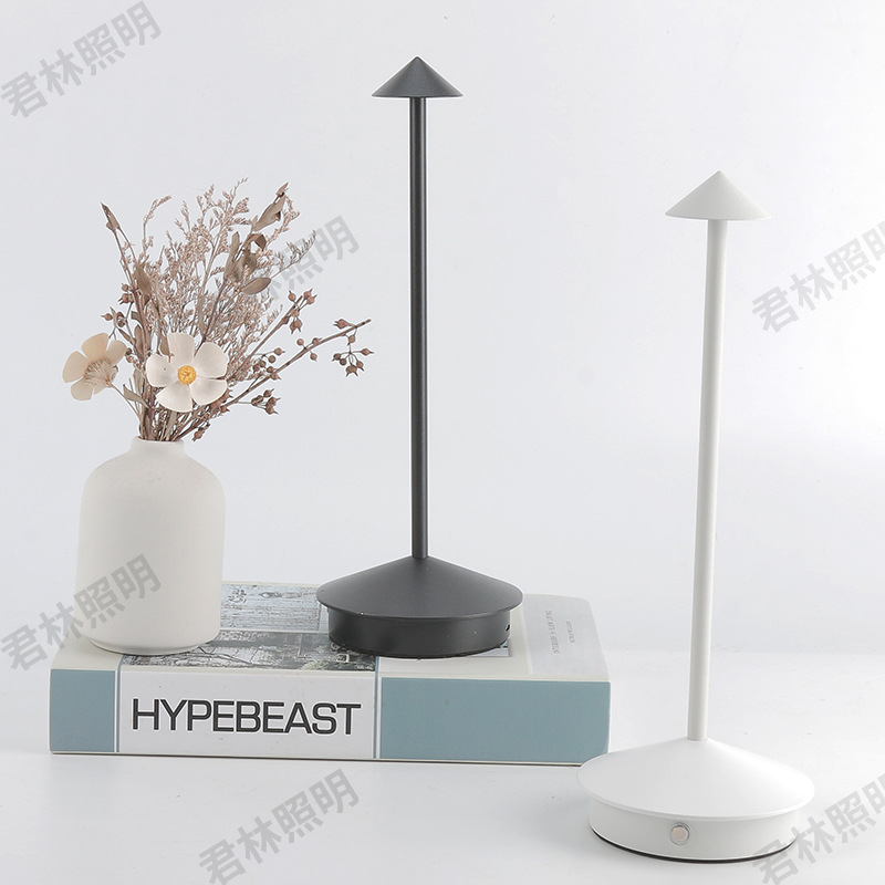 Lámpara De Seta transfronteriza simple creativa LED Spire lámpara de mesa interior al aire libre restaurante bar Lámpara decorativa lámpara de mesa recargable