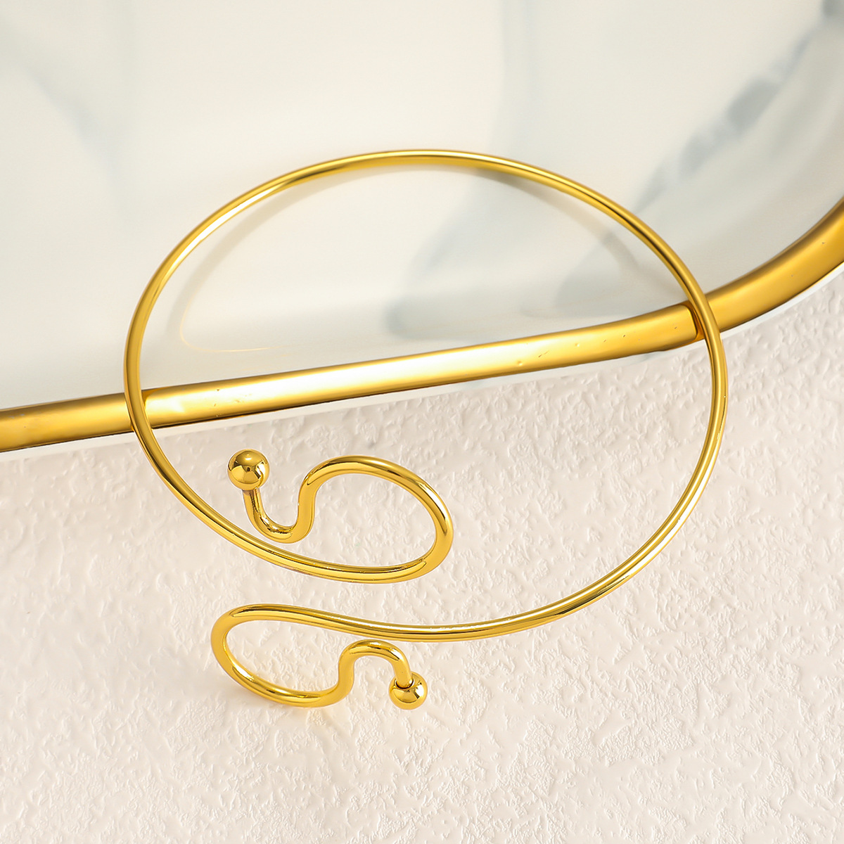 36g Weight arm bracelet Classification 1 Piece Quantity Daily Occasion Alloy Material Round, Curve, Leaves Pattern All Seasons Season Women's Gender Simple Style Style Wholesale Jewelry Simple Style Round Curve Leaves Alloy Arm Bracelet 18