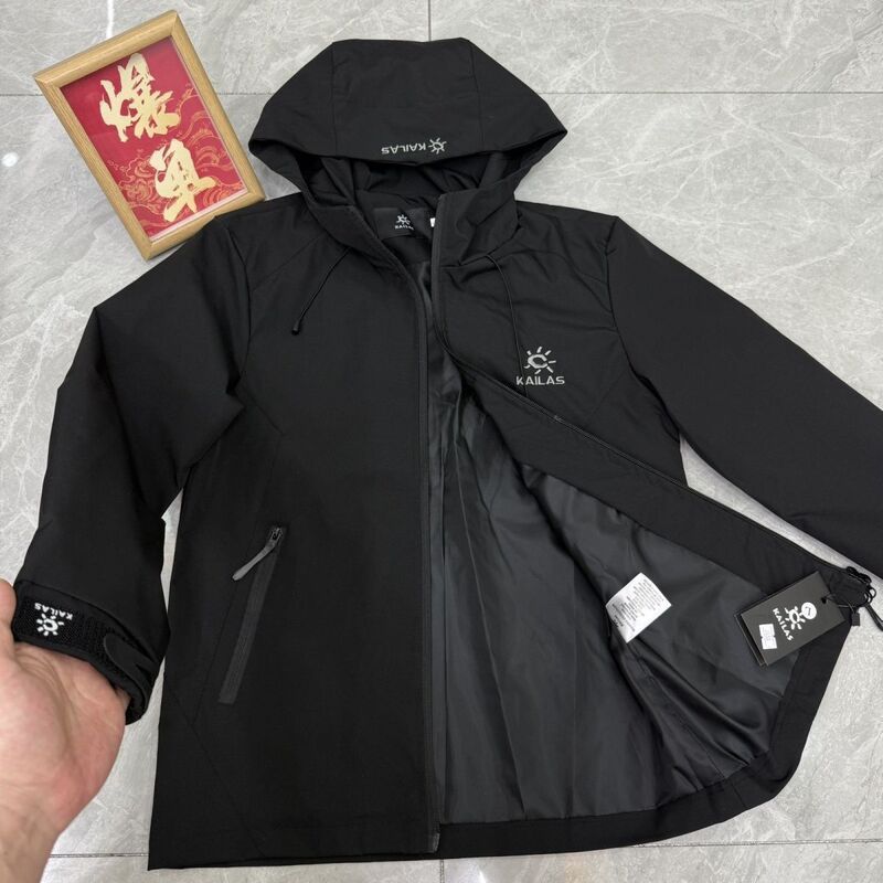 High-End Hooded Waterproof Jacket, Light Luxury Couple's High-Quality Spring Versatile Outerwear, 2026 Hot-Selling Model High-End Hooded Waterproof Jacket, Light Luxury Couple's High-Quality Spring Versatile Outerwear, 2026 Hot-Selling Model