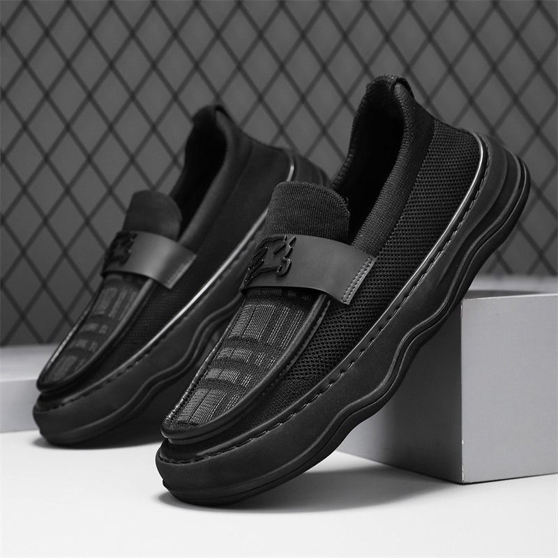 Zapatos casuales de negocios de nuevo estilo de verano, malla, transpirable y cómodo, suela gruesa, zapatos perezosos de conducción para hombres al aire libre