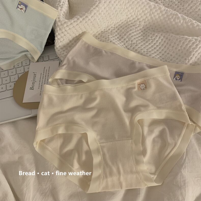 Cream cartoon soft comfortable elastic underwear, with little bears, mid rise