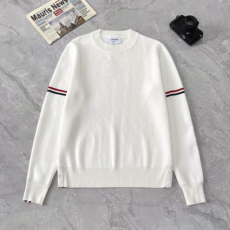 Деми-сезонный knitted модный свитер