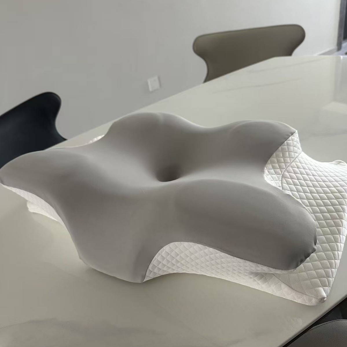 almohada de memoria almohada de algodón de rebote lento almohada de memoria almohada de cuello tipo una almohada de mariposa almohada cervical al por mayor ventilación y compresión relajante image 3