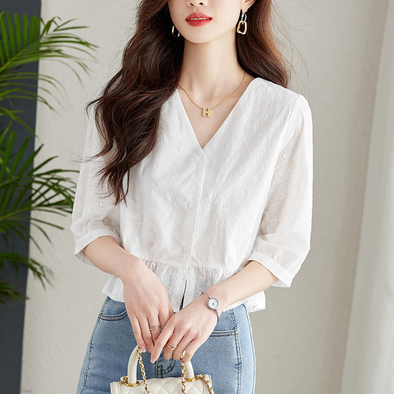 女性用刺繍カットアウトホワイトシャツ、七分袖、夏の新しいスタイル、小柄なショートトップ、純綿Vネックシャツ、スプライシング|undefined