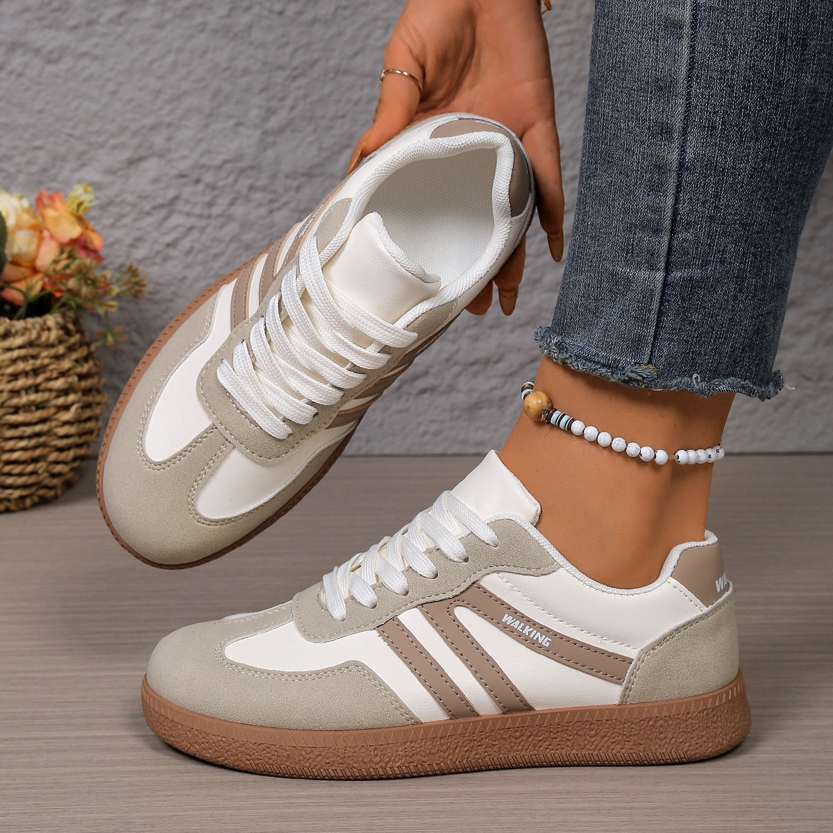 Cross-Border German Training Shoes for Women 2025 Autumn New Flat Lightweight Sports White Shoes Retro Lace-Up Casual Shoes Wholesale