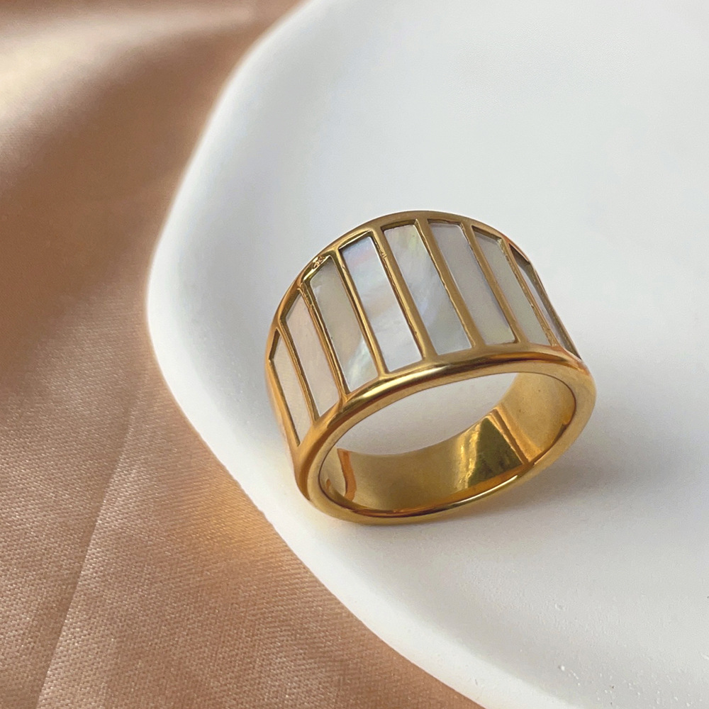 6, 7, 9 Ring Size Exaggerated Simple Style Rectangle Titanium Steel Shell Wide Band Ring In Bulk
