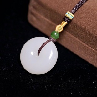 High-quality Hetian jade suet white jade safe buckle suet white jade delicate clean no genuine goods guarantee national re-inspection