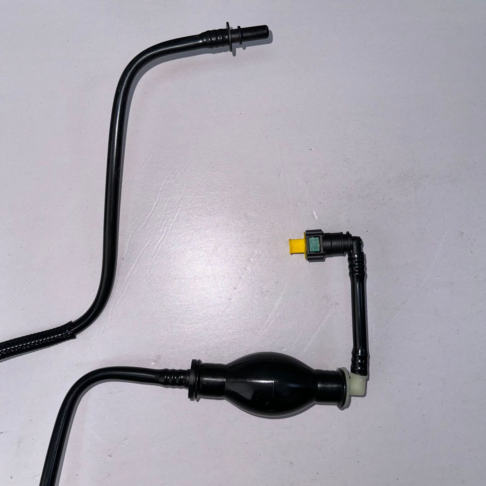 Suitable for Renault Nissan Opel Oil Return Pipe 4416876 8200505325 93857417