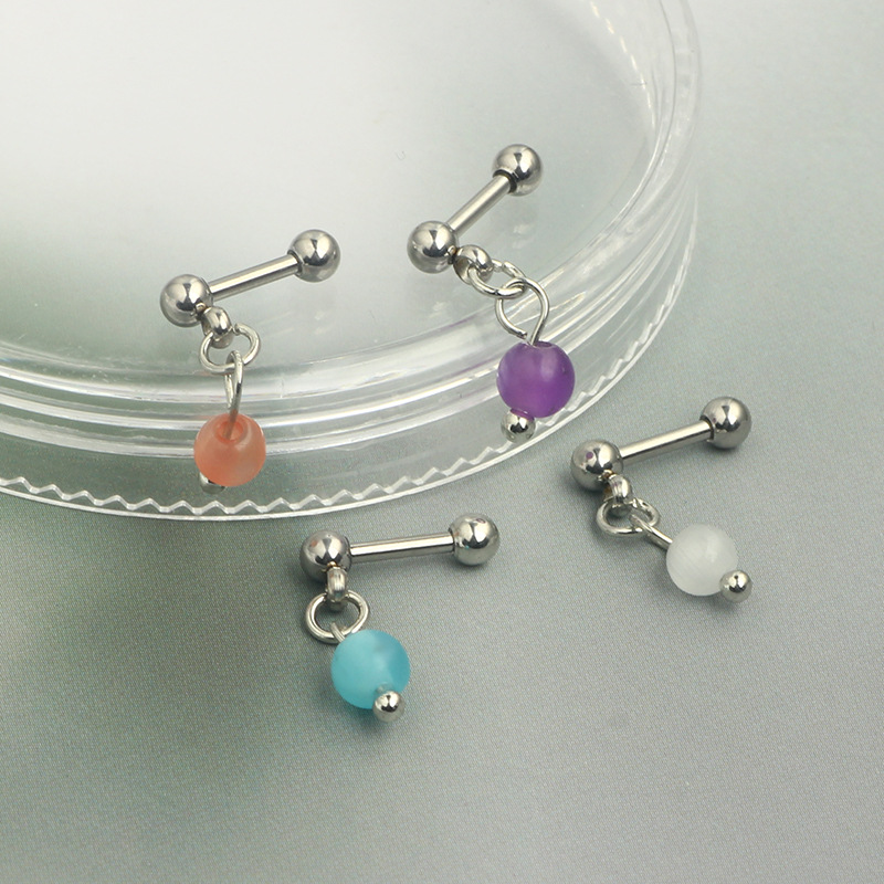 16G labret stud size and finish detail