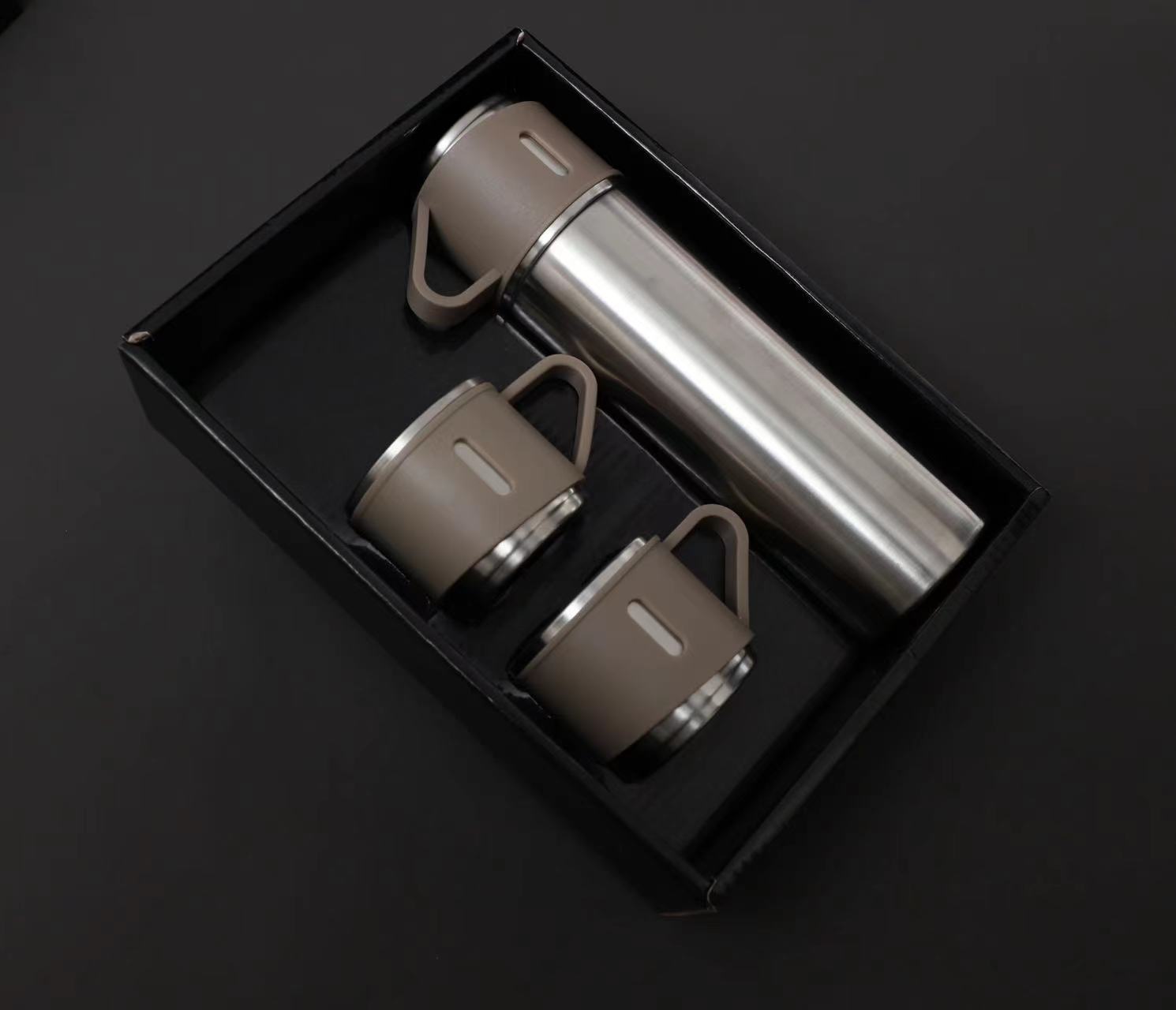 Taza de vacío de negocios de alta gama traje de tres tapas de doble uso taza de publicidad taza de agua de acero inoxidable taza de regalo puede ser logotipo personalizado