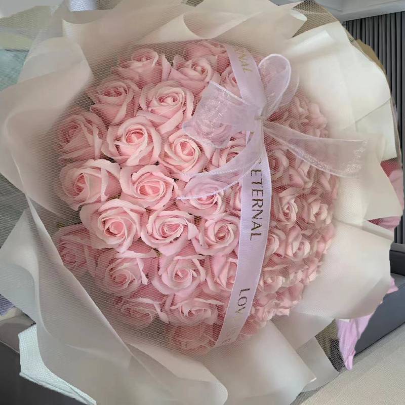 [로맨틱한 세상] 핑크 스노우 마운틴 장미 52송이 꽃다발