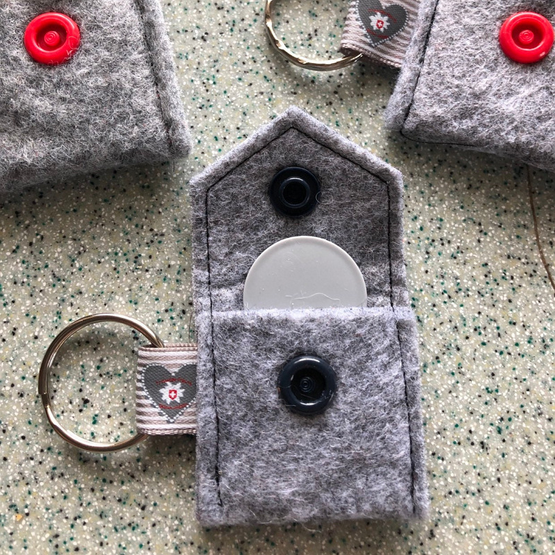 红色简约毛毡古董币收纳包 外出便携挂式迷你戒指包  首饰防丢套