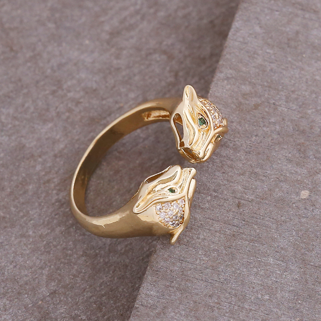 Retro Zircon Panther Head Copper Ring Wholesale Nihaojewelry display picture 4