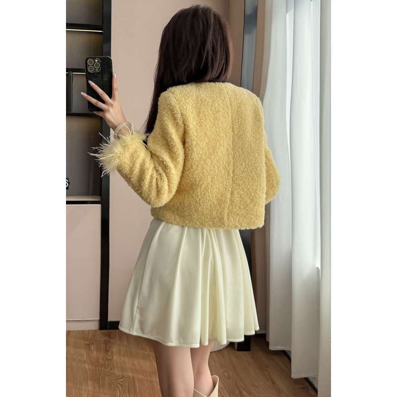 Slimming Autumn and Winter New Ostrich Feather Rhinestone Thick Short Coat for Women with Heavy Sequin Tweed Tassel Cardigan Top