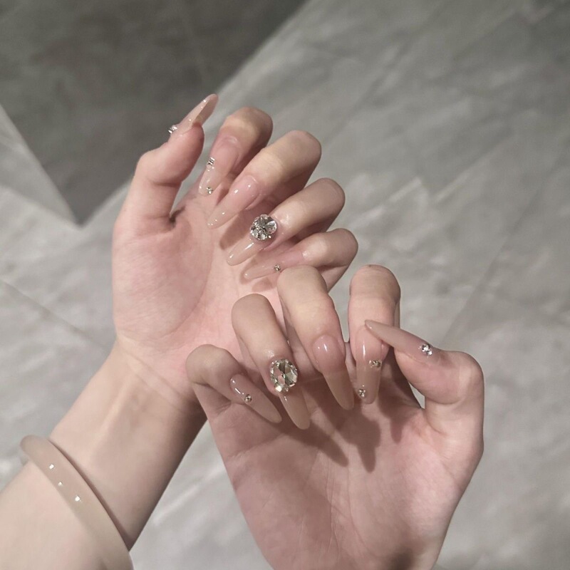 【Carat Diamond】New Style Pure and Luxurious Full Diamond Nude Color High-End Nail Art with a Gentle Temperament, Wearable and Detachable, Enhances Complexion