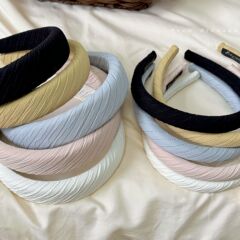 韓国系のシンプルなツイルのしわのカチューシャは顔の小さいスポンジの高い頭の上で髪のカチューシャを押します。