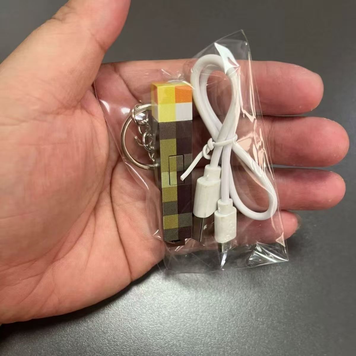 Mi mundo MC perímetro antorcha llavero mini antorcha luminosa modelo juguete mochila colgante regalo de cumpleaños