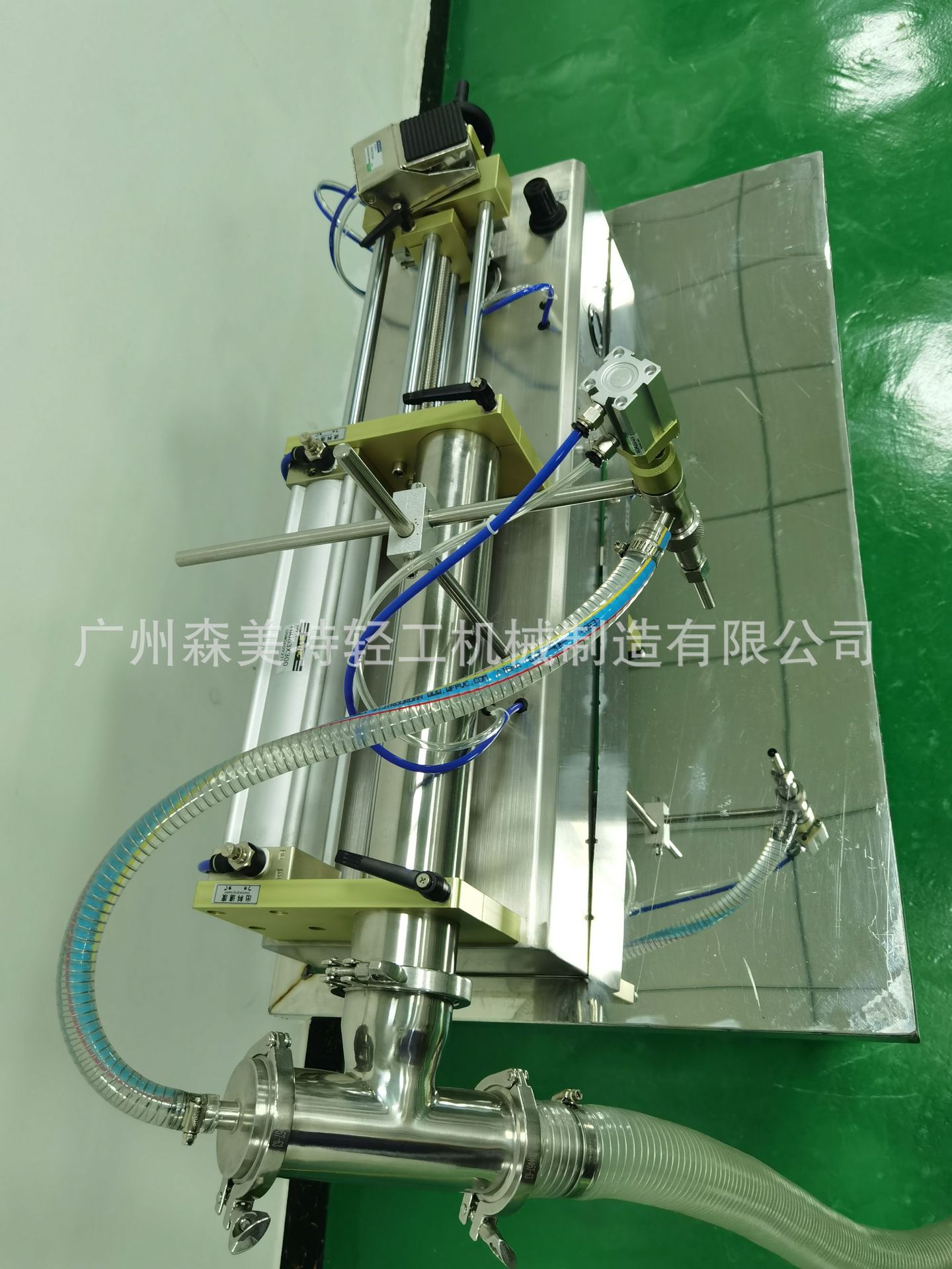 化工液体灌装机 化妆品液体灌装机 食品 药液灌装机器 液体