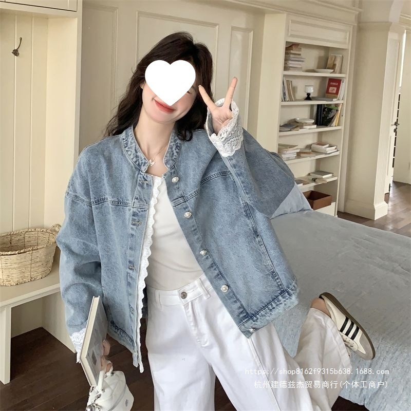 Women's denim jacket with lace trim, perfect for spring and autumn 2026, a casual and trendy Korean style jacket with a sophisticated feel.