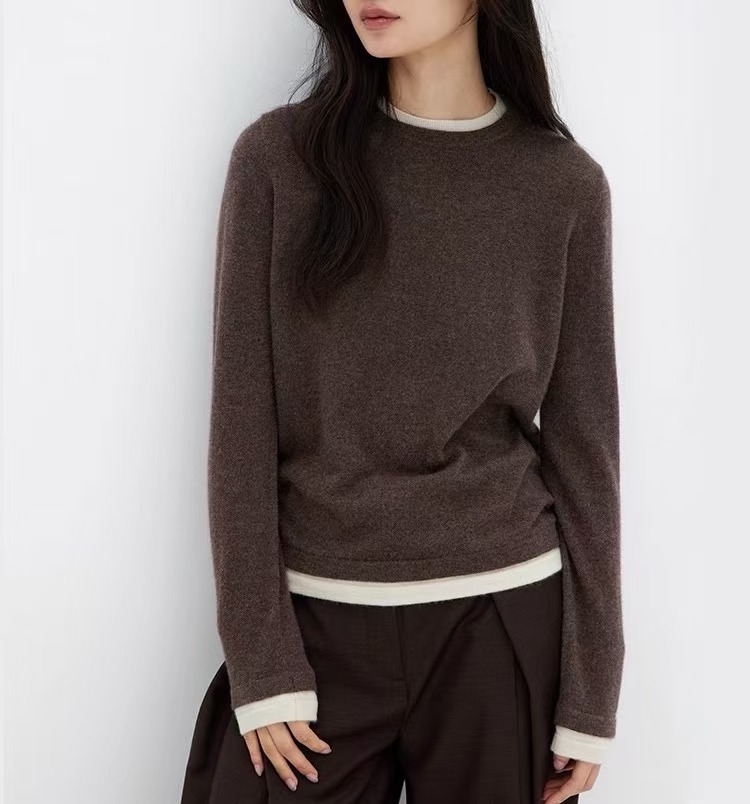 色の偽の2つの丸首のカシミヤのニットの底のシャツの女性の秋冬の怠惰な高級感の灰色のセーターの中で上着を掛けます。