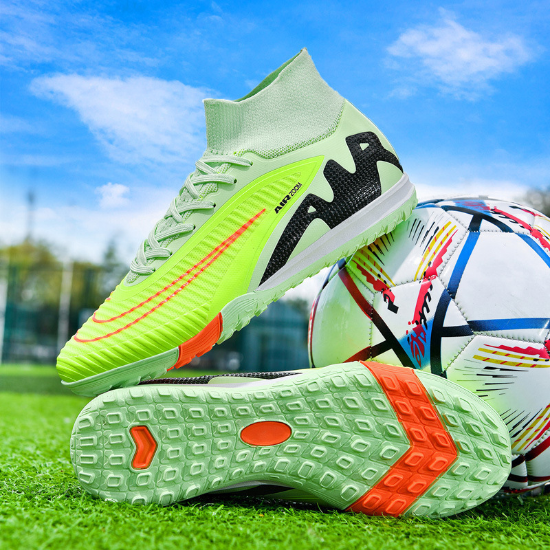 Cross-Border Foreign Trade High-Top Seamless Fly-Knit Football Shoes for Students, Teenagers, Adults, Competition Training Shoes, Sports Shoes