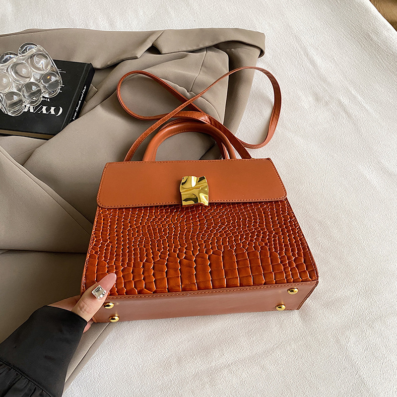 Bolso de diseño de nicho de alto nivel para mujeres 2024 nueva moda versátil bolso de hombro portátil bolso de viaje