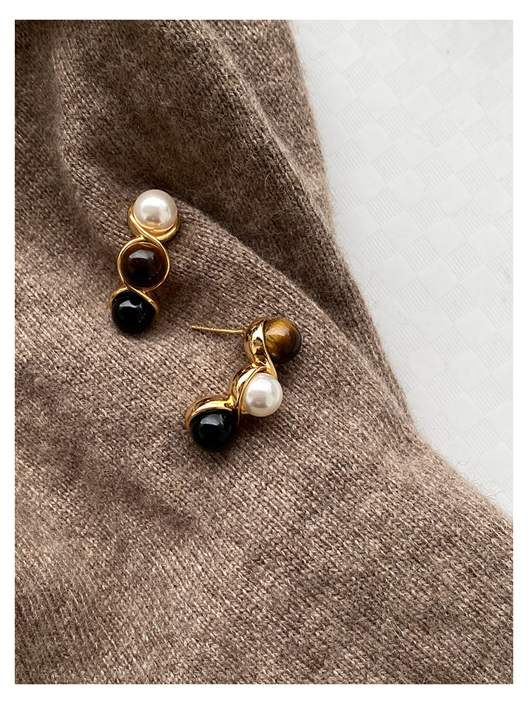 1 Pair Simple Style Geometric Inlay Brass Artificial Pearls Agate Tiger Eye Ear Studs display picture 9