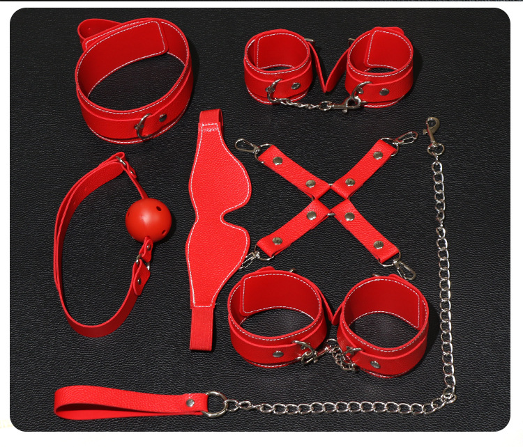 SM Bondage Kit with Handcuffs and Nipple Clamps, Leather and Metal, Black — detail image 18