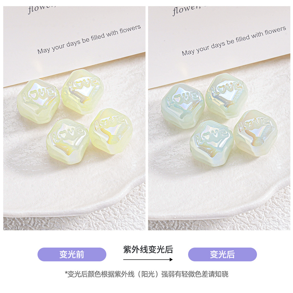 10 piezas de superficie de corte de cambio de color de luz ultravioleta LOVE cuadrado con cuentas de bricolaje cadena de teléfono móvil accesorios de joyería estilo mixto lote suelto