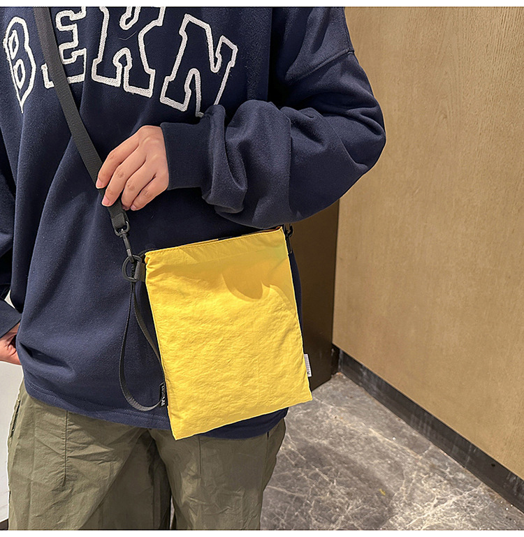 The 2025 summer new stylish, simple and individual small square bag is a trendy and casual single-shoulder crossbody bag for women undefined