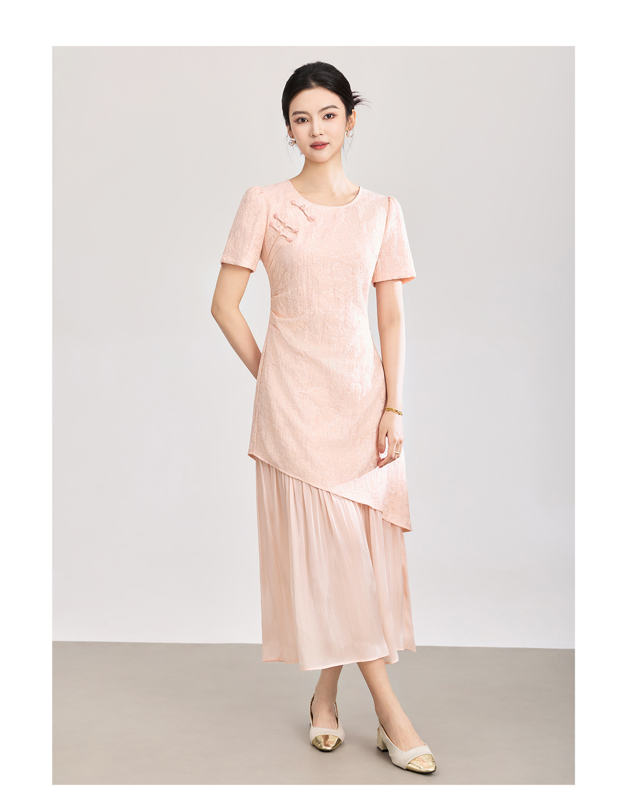 Đầm maxi nữ thắt eo chất liệu lụa tơ tằm hoa văn nổi — màu hồng chi tiết 16