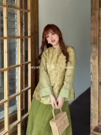 女式马甲;女式衬衫;连衣裙