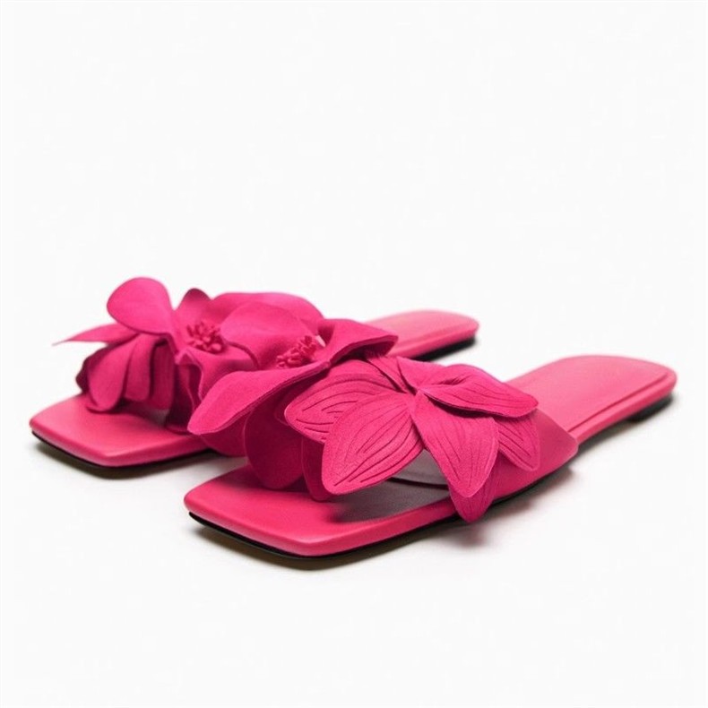 2026 Summer New Style Rose Red Rose Petal Open Toe French Slippers Flat Casual Sandals Women's Half Slippers For Outerwear_vogvips.com