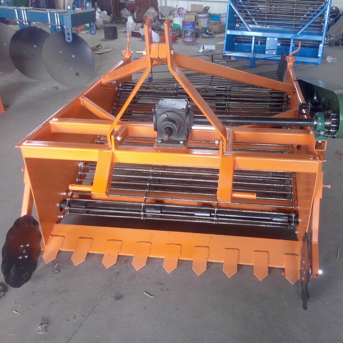 土豆收获机  0.6米马铃薯收获机  拖拉机悬挂收获机  杀秧机