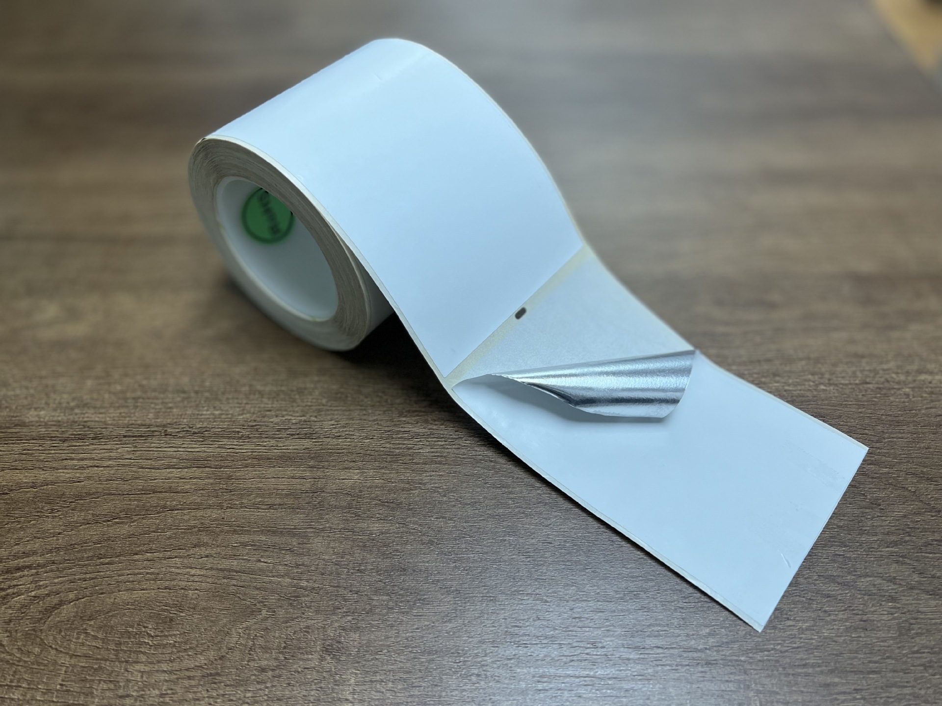 Avery dennison生产日期标签UCC / EAN-128使用日期标签铭牌苏州