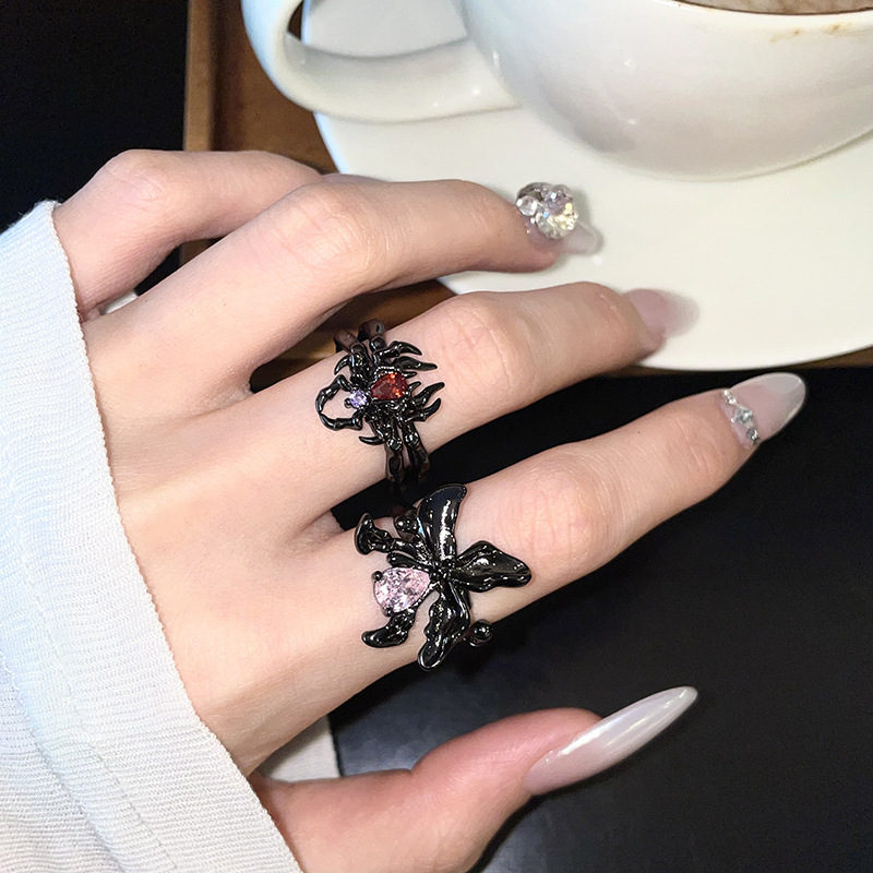 Araña oscura personalidad nicho diseño calle hip hop anillo femenino moda fresco alto sentido ins viento frío anillo de dedo índice