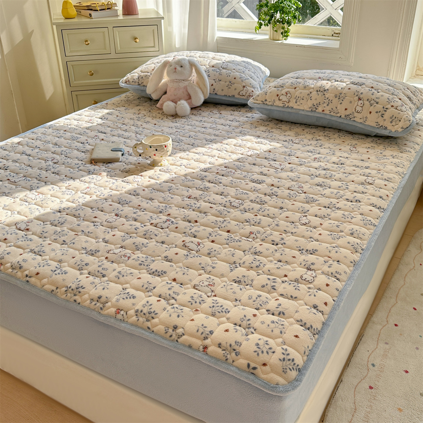 Milk Velvet Printed Quilted Bed Sheet Single Piece All-Inclusive Bed Cover Mattress Protector Dormitory Bed Cover Universal Gift for All Seasons