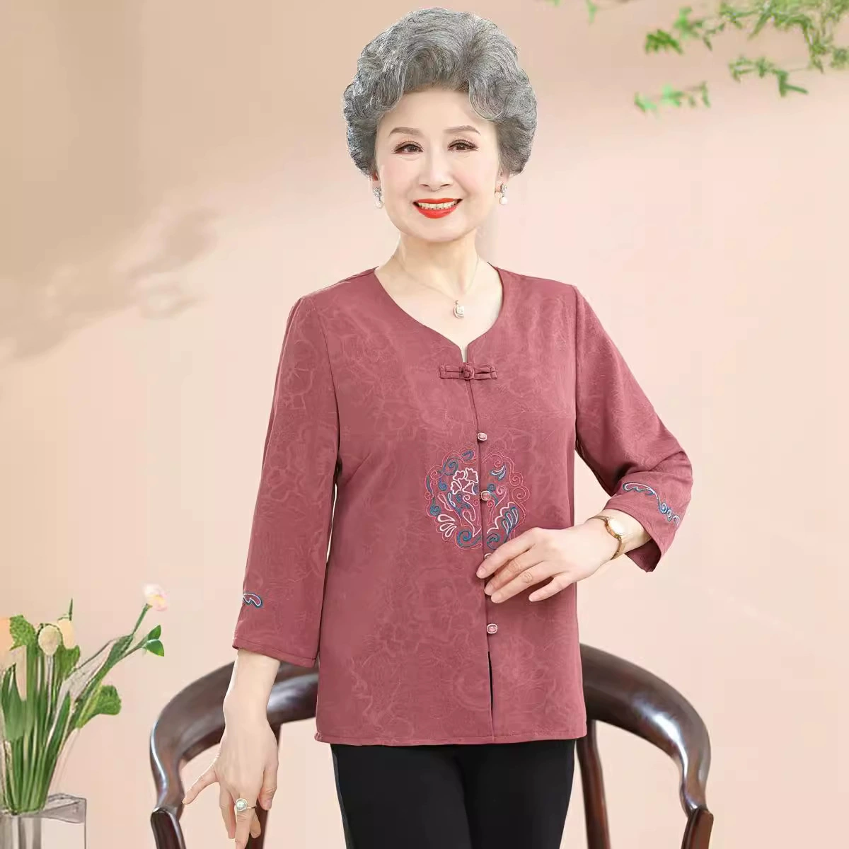 Бабушка летняя рубашка пожилая женщина летняя старушка одежда мама уменьшила возраст топы