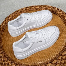 �^��ţƤ���С��ЬŮ2025�괺���¿��\�����eƽ���@�ݳ��ΰ�ЬŮ