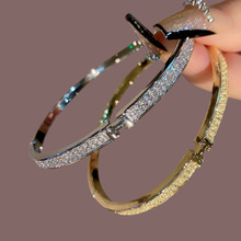 �羳���Q�M����H���CŮ�18k��r�а������Ƕ�M��֭h�������