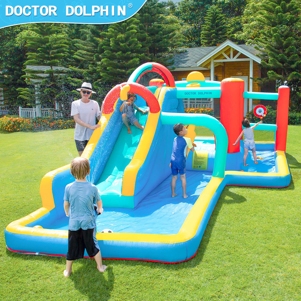Doctor Delfín | Castillo inflable para exteriores, pequeño castillo con rociador de agua para niños, trampolín inflable doméstico y tobogán combinados, antideslizante