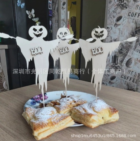 Halloween üçün taxta tort bəzəyi