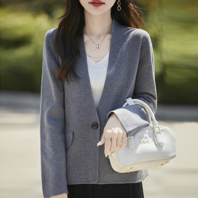 Suit Jacket Imitation Wool V Neck Knitted Cardigan Women's Autumn and Winter New High-End Loose Sweater Jacket Top Suit Jacket Imitation Wool V Neck Knitted Cardigan Women's Autumn and Winter New High-End Loose Sweater Jacket Top