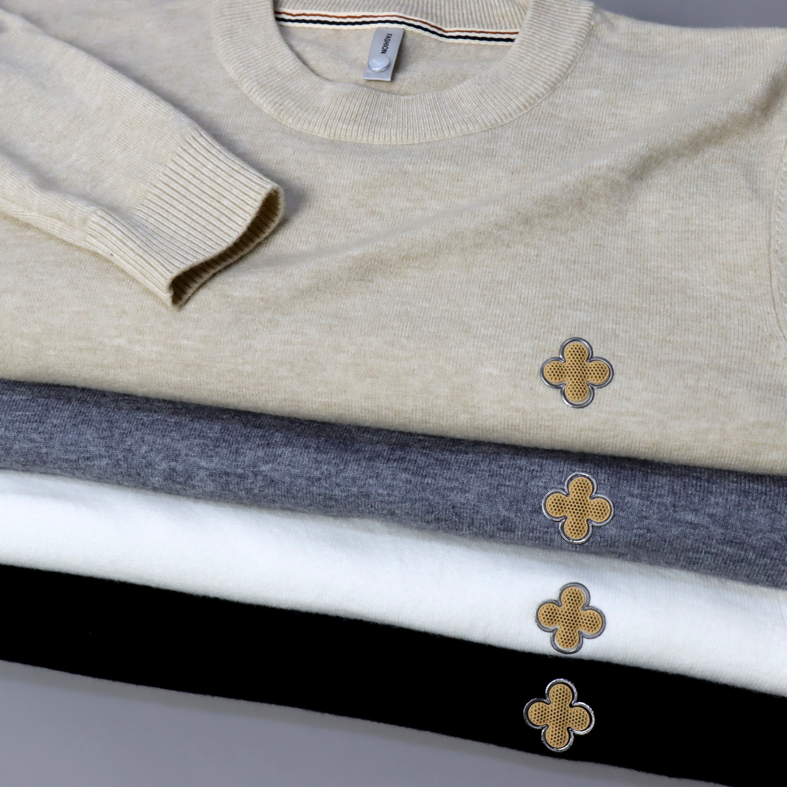 Men's Clothing 2024 Korean trend super soft cashmere badge design knitted round neck sweater men's autumn slim warm top bottoming shirt_voghion.com