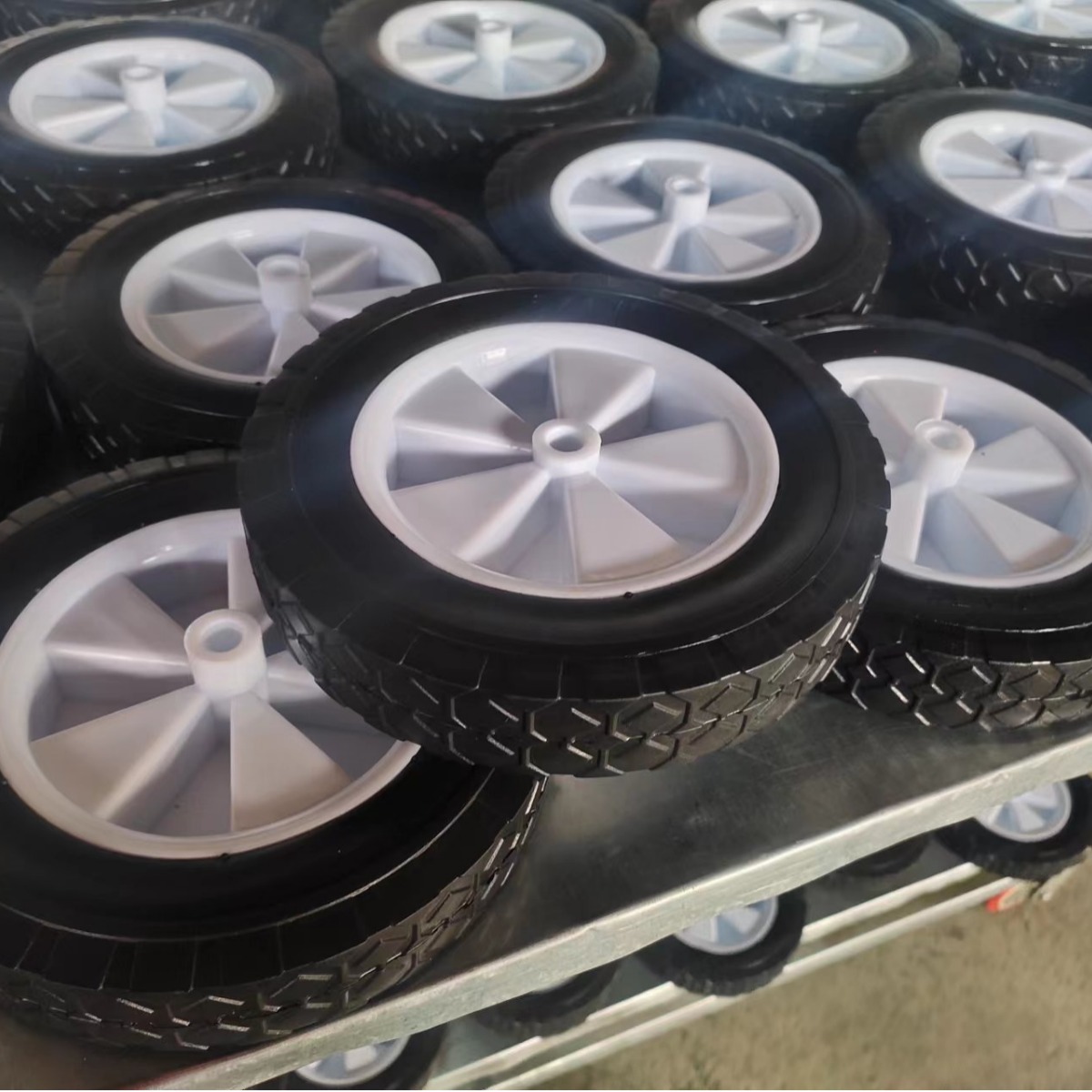 厂家销售8*1.75发泡轮加工多种规格尺寸手推车轮子胶粉轮实心轮