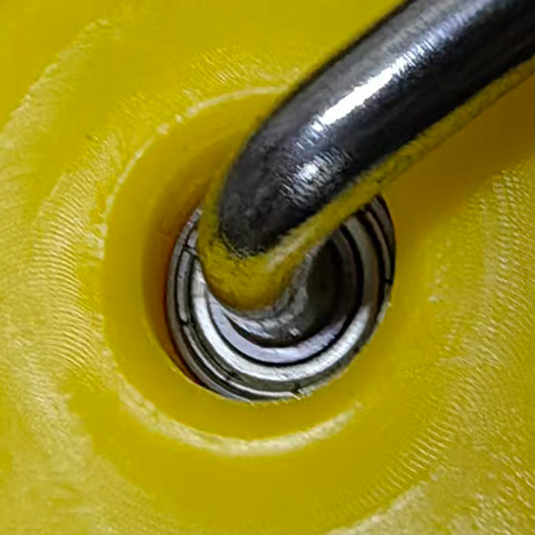 ����еĹ�ͲˢͿ���齺�������ֱ���С���ת�������ӱ��ˢ