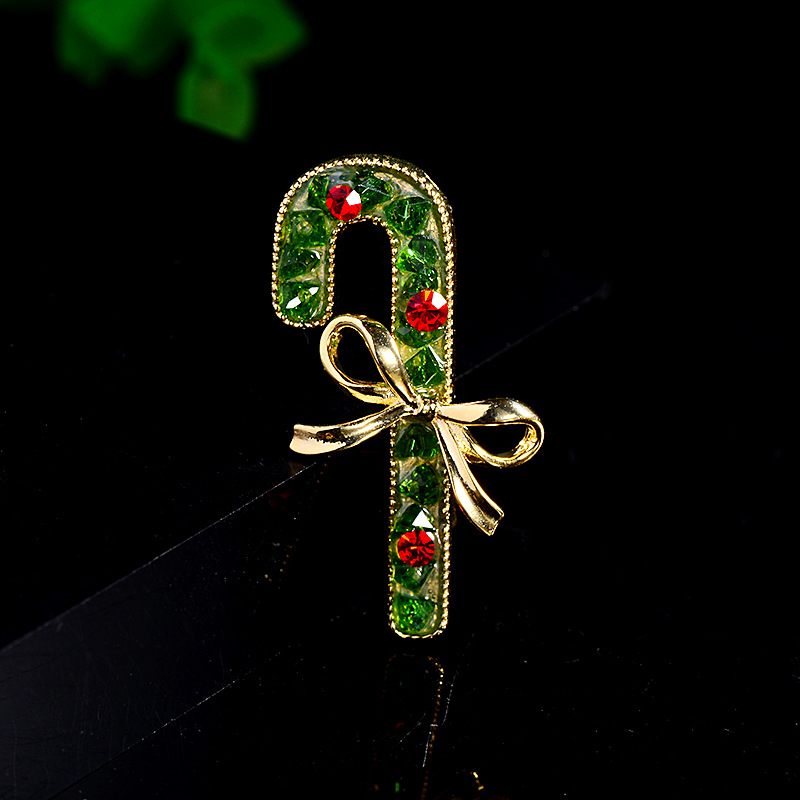 クリスマスのブローチのピンのエナメルの杖の雪の日の小さいプレゼントはセーターのカーディガンのマフラーを飾っています。