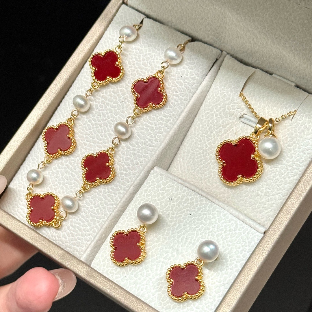 천연 담수 진주 중국 레드 클로버 세트 축제 디자인 심플한 패션 기질 다용도 유행 세트
