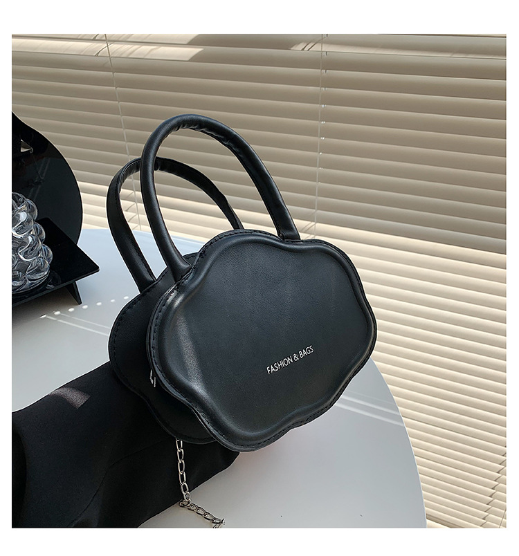 New Fashion Small Handbag Chain Messenger Solid Color Bag display picture 4