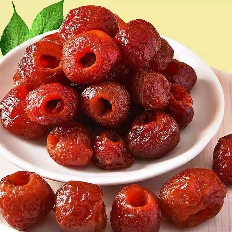 Hollow Dried Hawthorn Snack Shan Zha 山楂 Seedless Sugar Free Sweet Sour Soft Chewy Dried Fruit 100g Jar in use